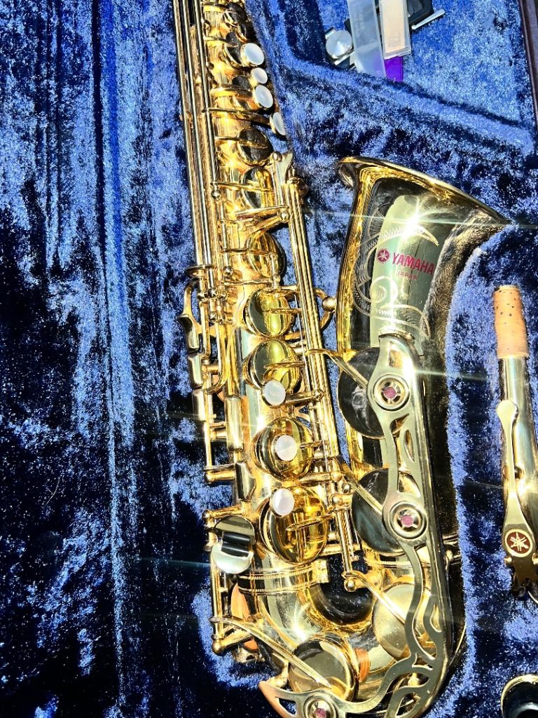 YAMAHA YAS 62 PROFESSIONAL SAXOPHONE, PURPLE LOGO