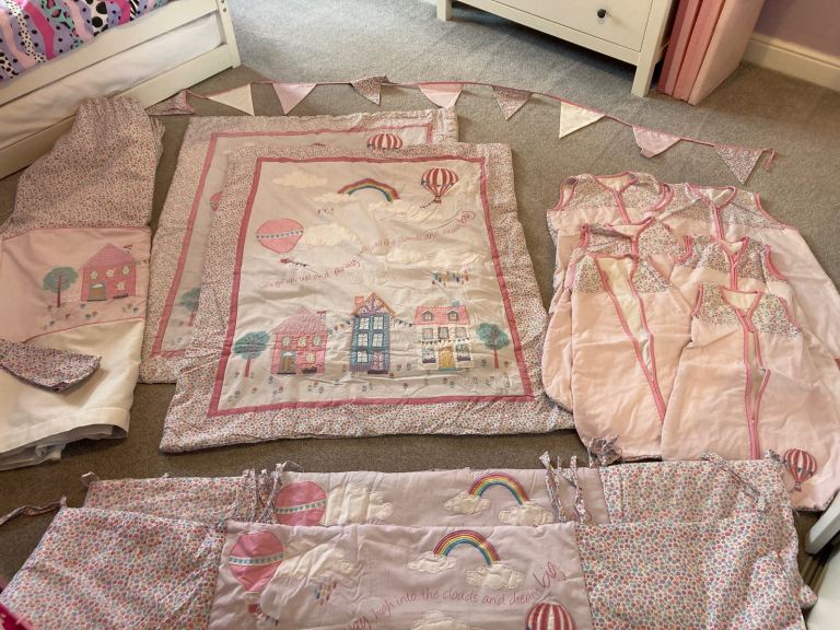 Nursery bedding set