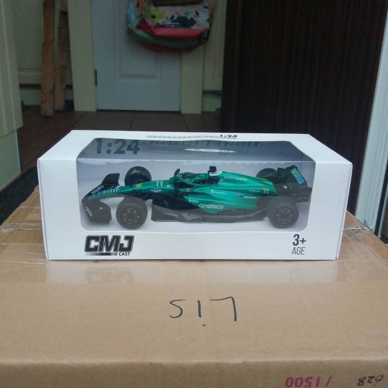 Aston Martin F1 - 1/24 Diecast Car / Formula 1
