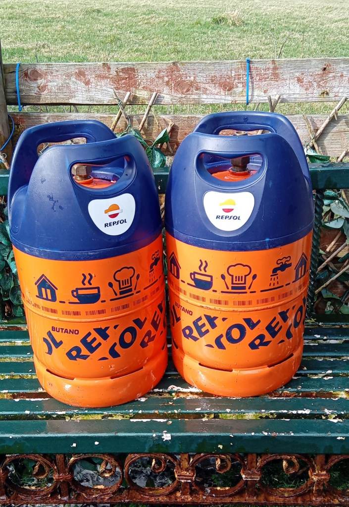 GAS BOTTLES SPANISH EMPTY BOTTLES