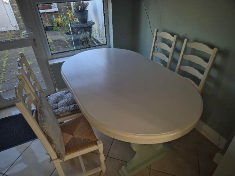 Rustic Farmhouse Dining Table & 4 Chairs with Cushions