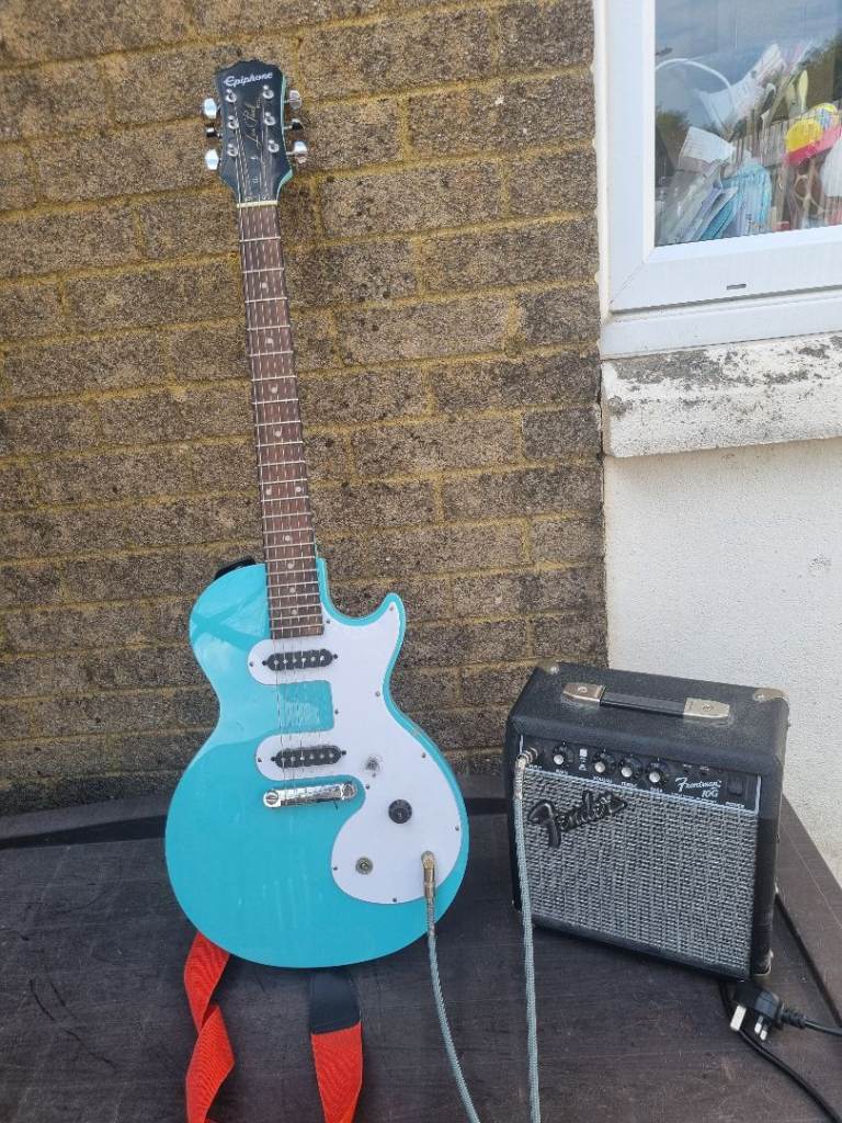 Epiphone Les Paul SL Electric Guitar with Fender Frontman 10G Amp