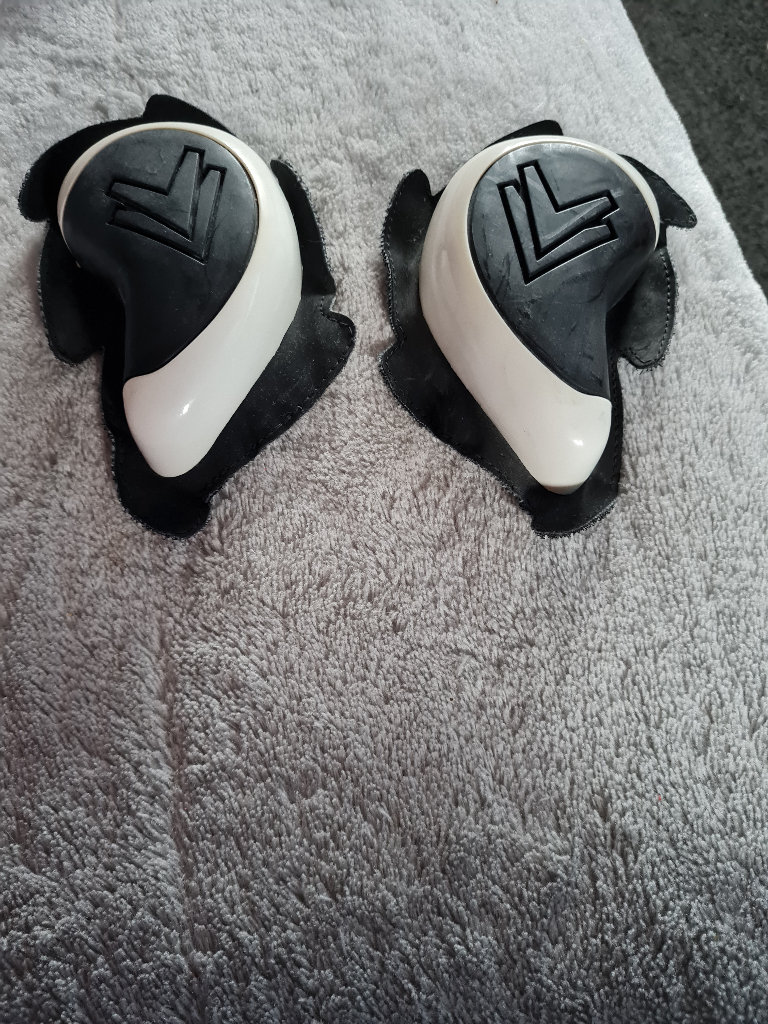Frank Thomas  knee slider pads