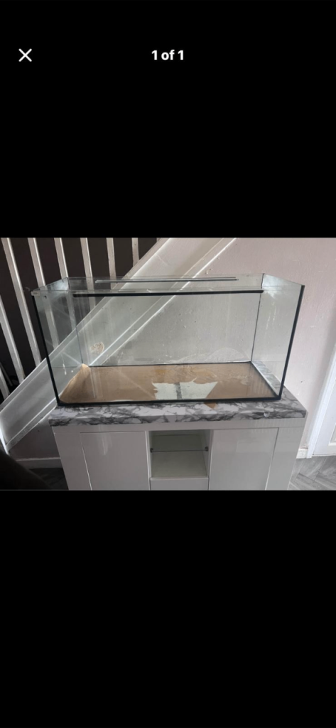 Fish tank 