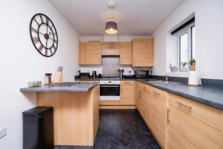 Modern 2-Bed-2-Bath Apartment 