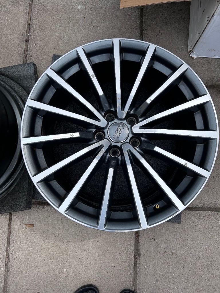 Genuine 19 inch Audi wheels set of 4