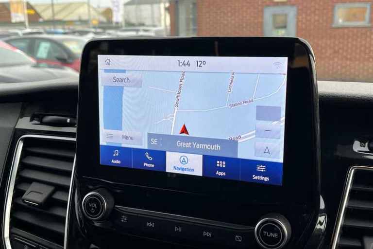 2022 Ford Tourneo Custom L2 320 Titanium 2.0 Diesel Automatic Start/Stop (130ps) Minibus Diesel A...