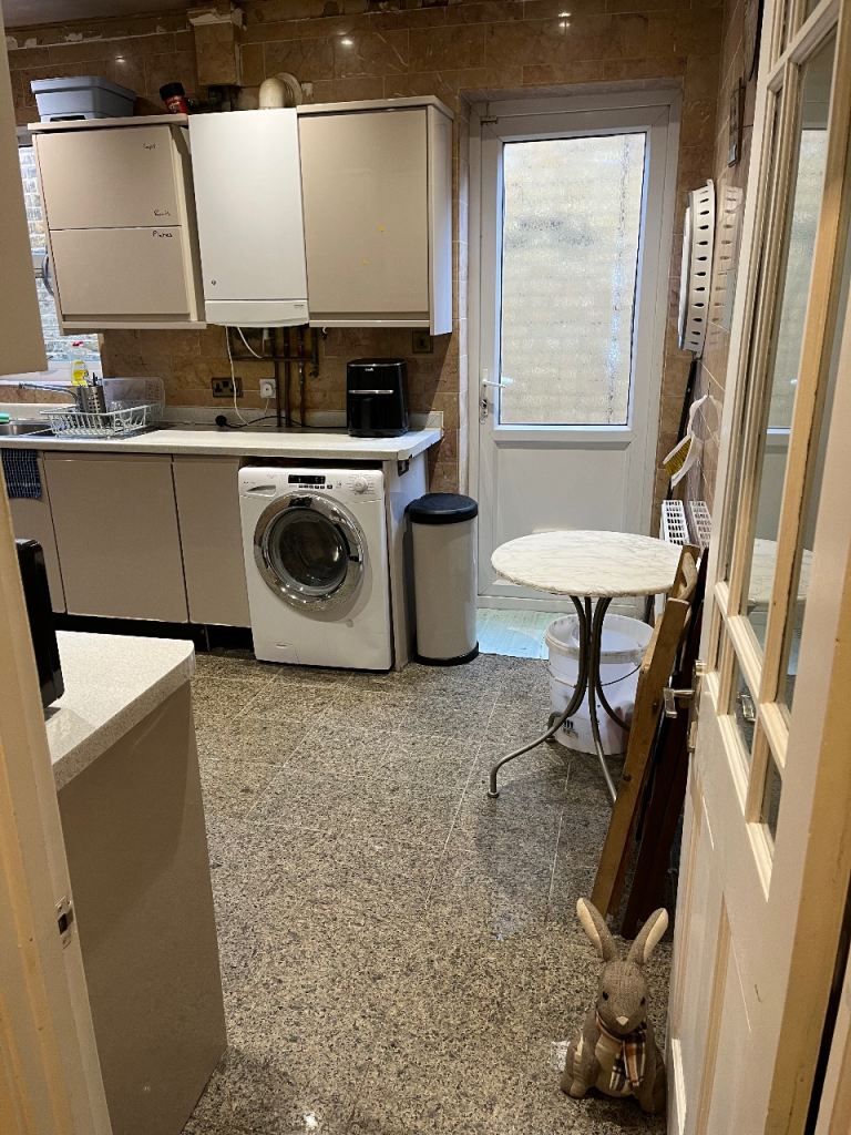 Elegant Double Room in SE18 (£680). Ideal for Professionals, Students 🌟