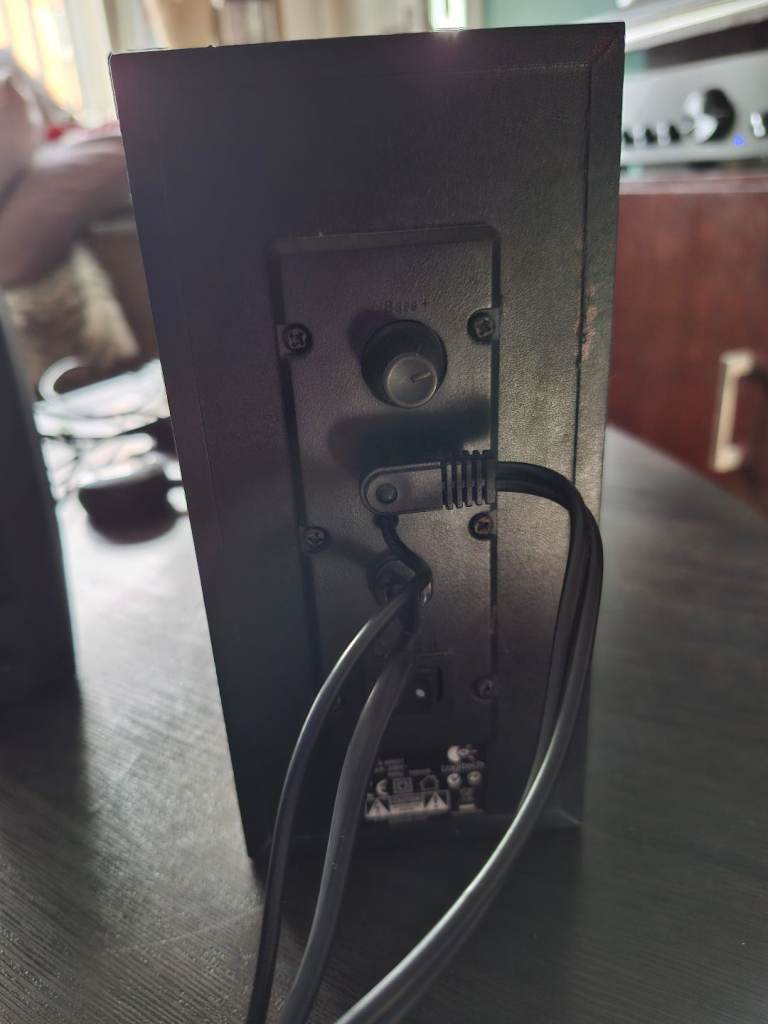 LOGITECH COMPUTER PC LAPTOP SPEAKERS WITH SUBWOOFER VGC