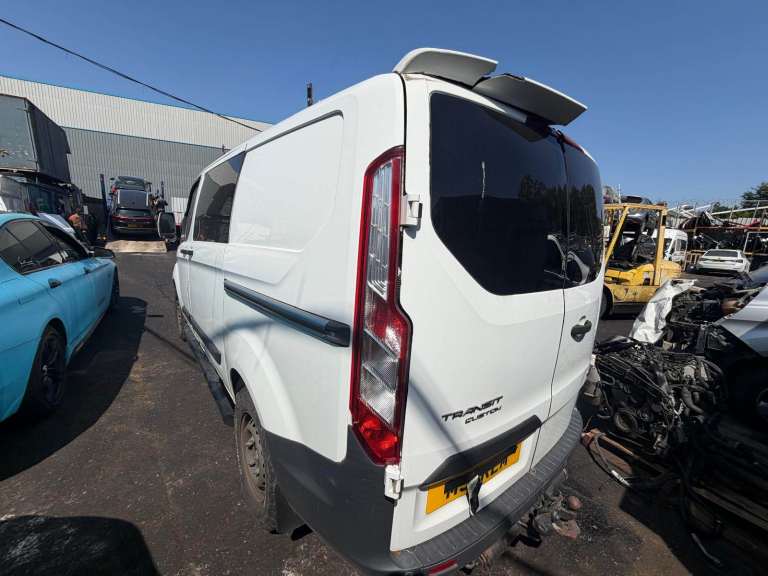 2015 FORD TRANSIT CUSTOM 2.2 TDCI 100PS LOW ROOF TREND VAN BREAKING FOR PARTS