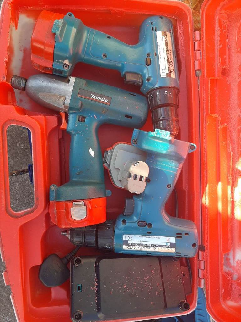 Makita cordless 3 drill good condition 