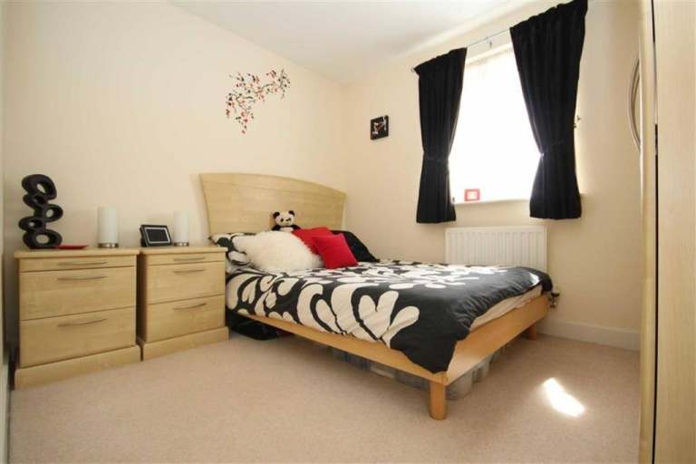 Cozy Double bed in Shared flat - N17🎉🎉
