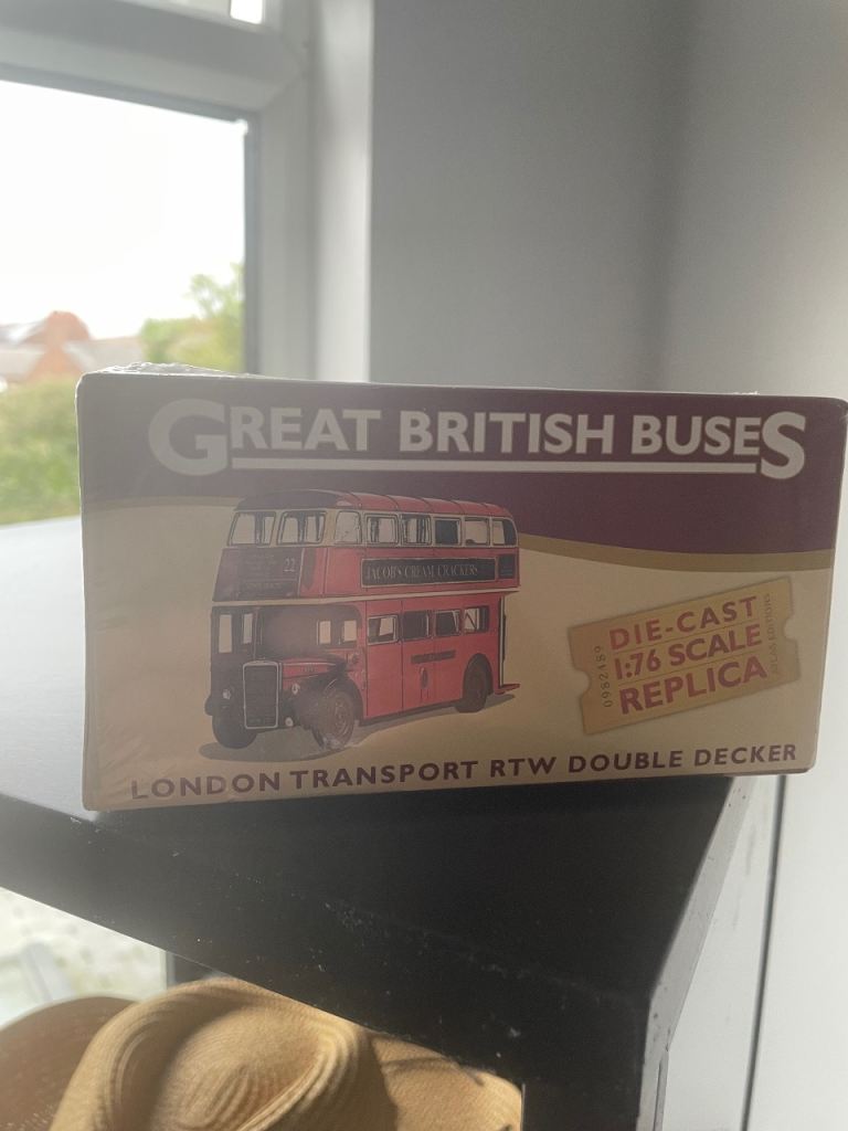 Brand New Die-Cast London Transport RTW Double Decker Bus Replica