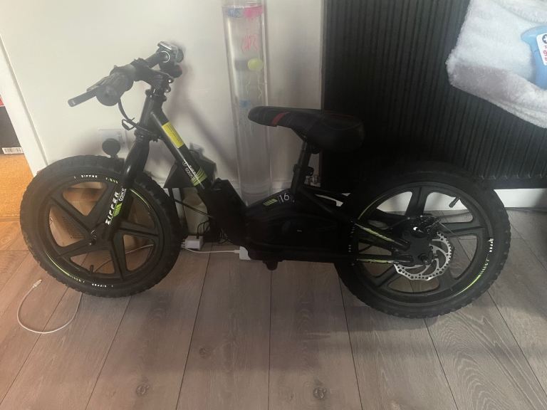 Mini zipper kids electric bike 16” (spares or repairs) 