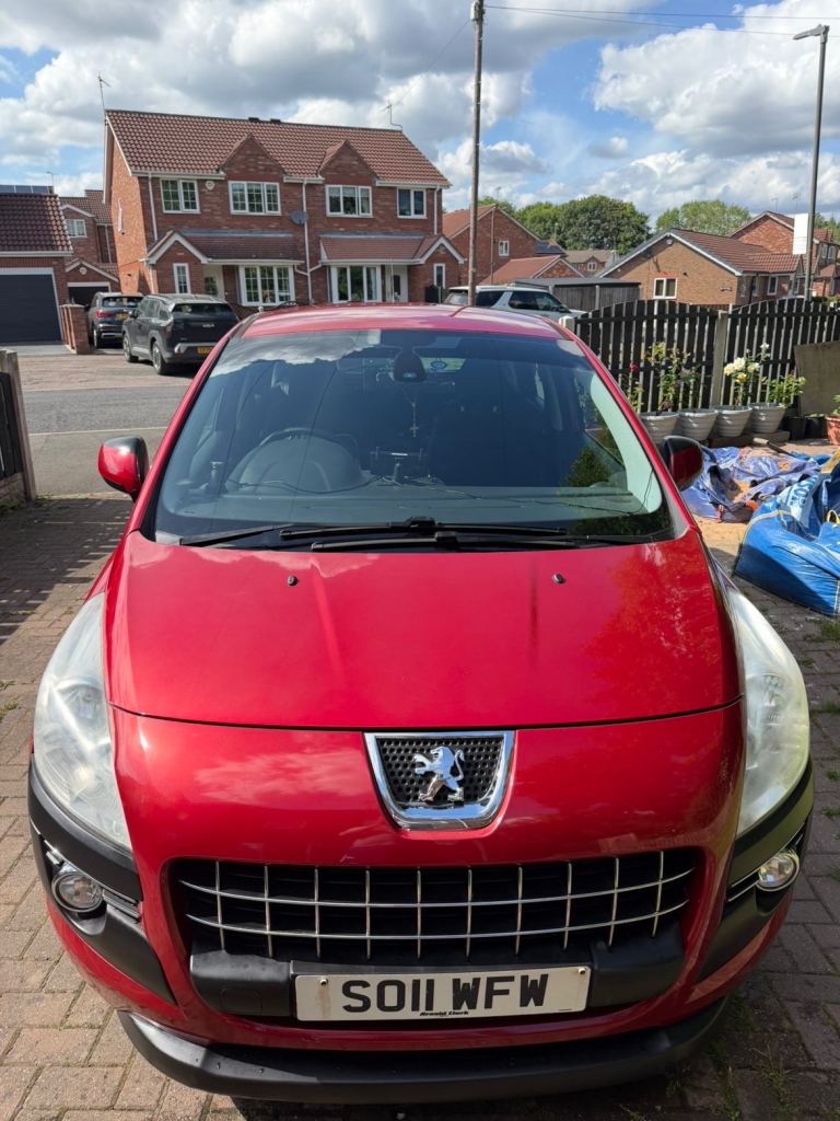 Peugeot, 3008, Hatchback, 2011, Semi-Auto, 1560 (cc), 5 doors
