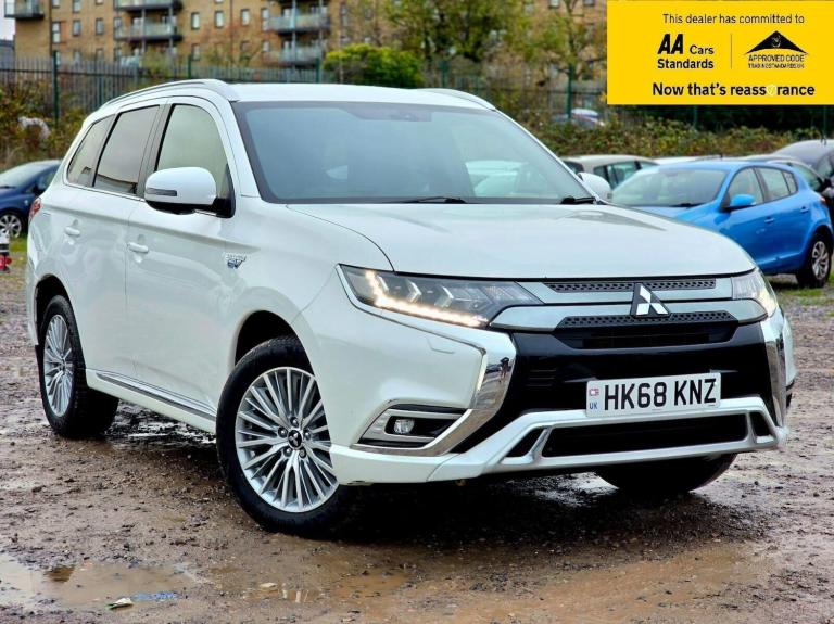 2018 Mitsubishi Outlander 2.4h TwinMotor 13.8kWh 4h SUV 5dr Petrol Plug-in Hybrid CVT 4WD Euro 6 ...