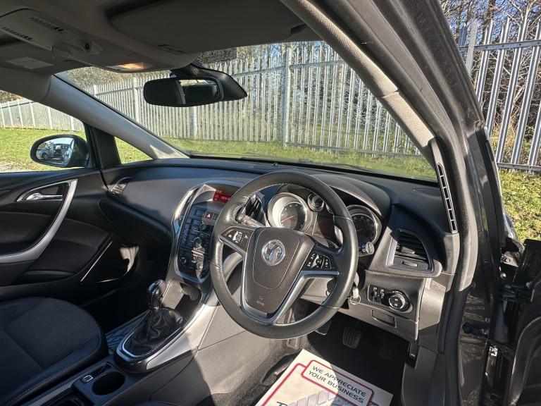 VAUXHALL ASTRA 1.6 16v SE 2011