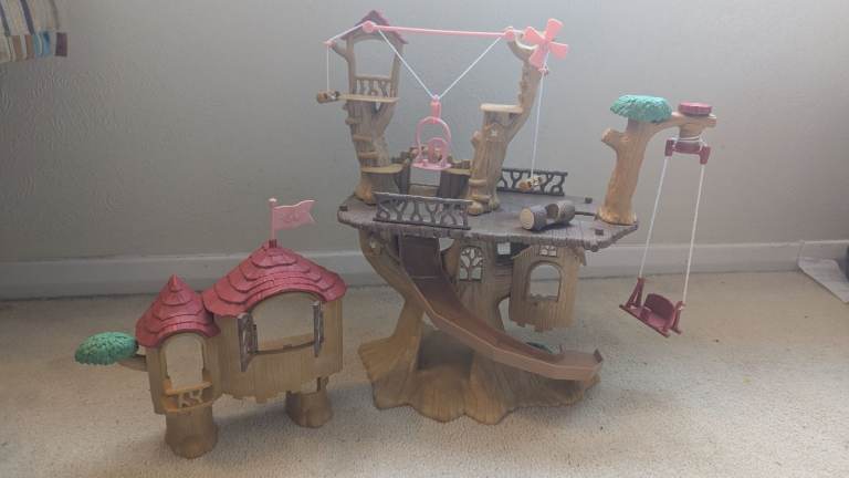 Sylvanian families treehouse and baby treehouse bundle 