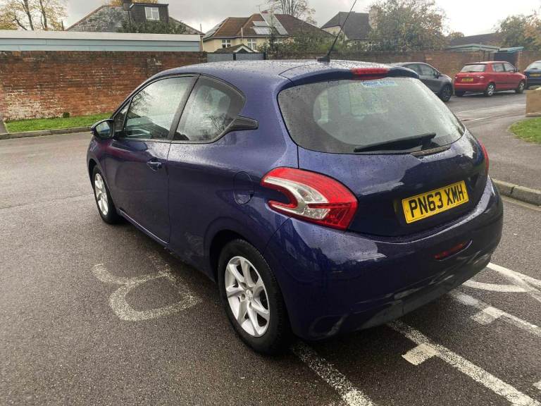 Peugeot 208 Active Brand new MOT 88k miles full service history not corsa or golf or fiesta