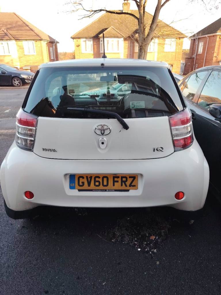 Toyota, IQ, Hatchback, 2011, Manual, 998 (cc), 3 doors