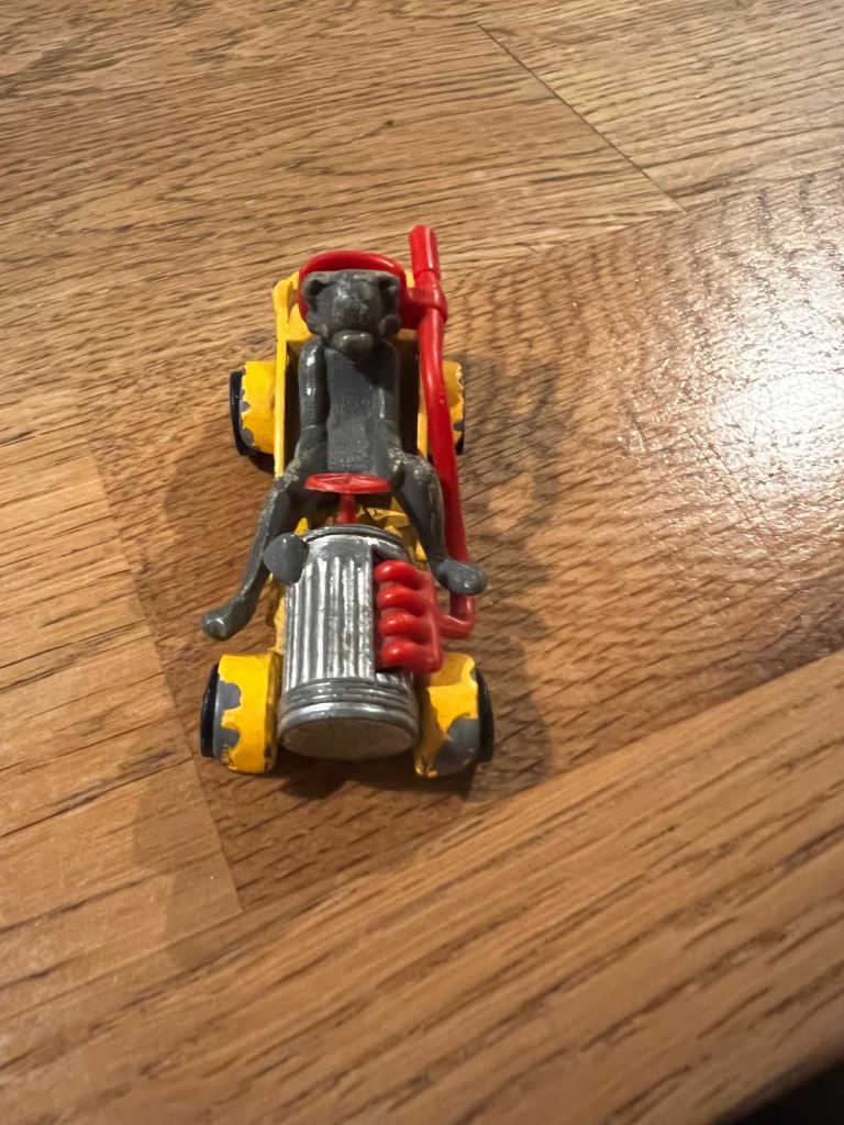 Tom & Jerry 1940’s vintage car. Collectable