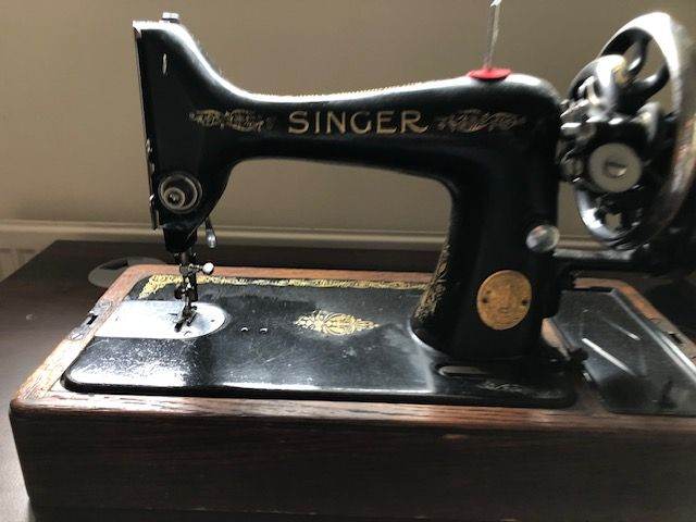 Vintage Singer Sewing Machine 