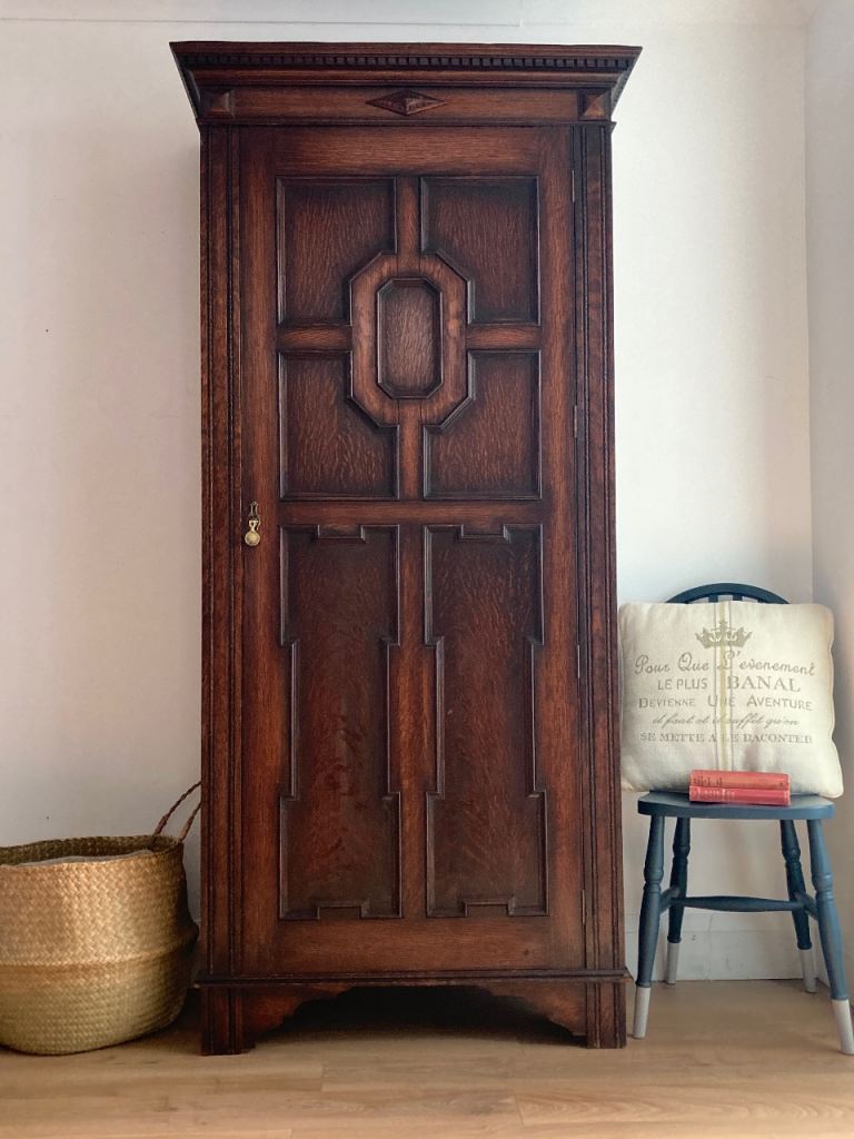 Stunning Antique Oak Wardrobe Hall Cupboard Delivery Available 