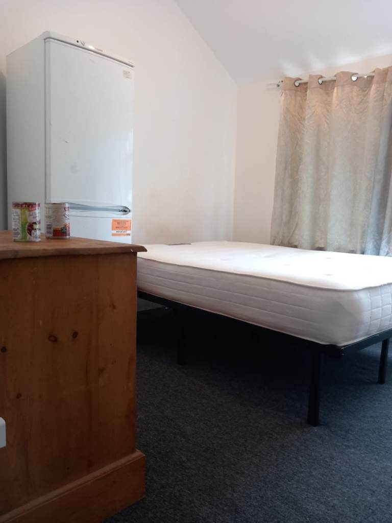 THORNTON HEATH DOUBLE ROOMS AVAILABLE DSS ACCEPTED ALL BILLS INCLUDED