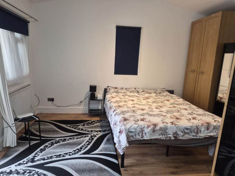 Studio Annexe for rent - own entrance