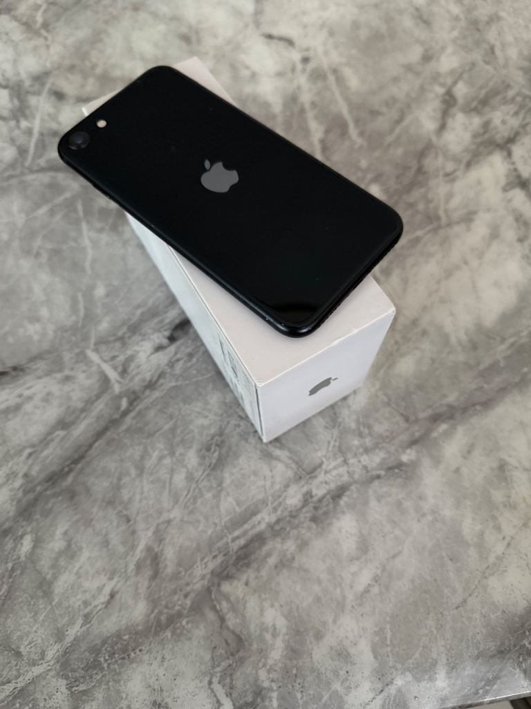 Apple iPhone SE 3rd Generation Black 128GB Unlocked 