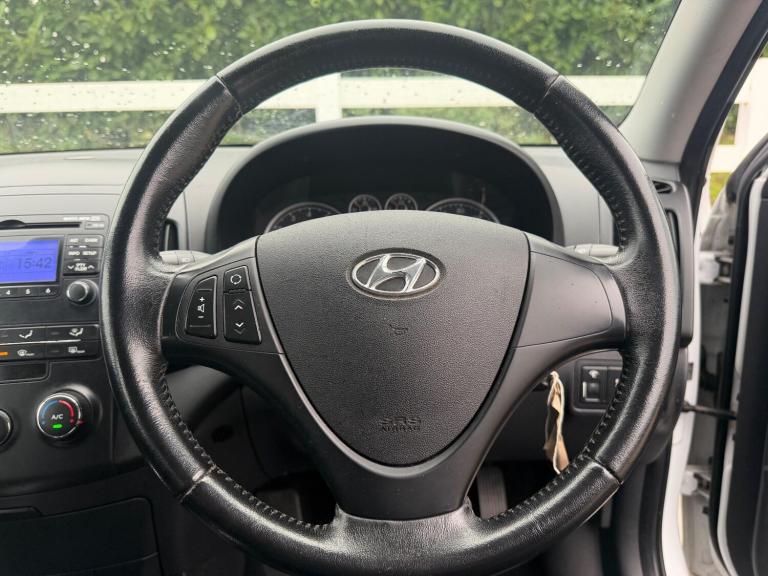 2011 Hyundai i30 1.6 Comfort 5dr Auto ESTATE PETROL Automatic