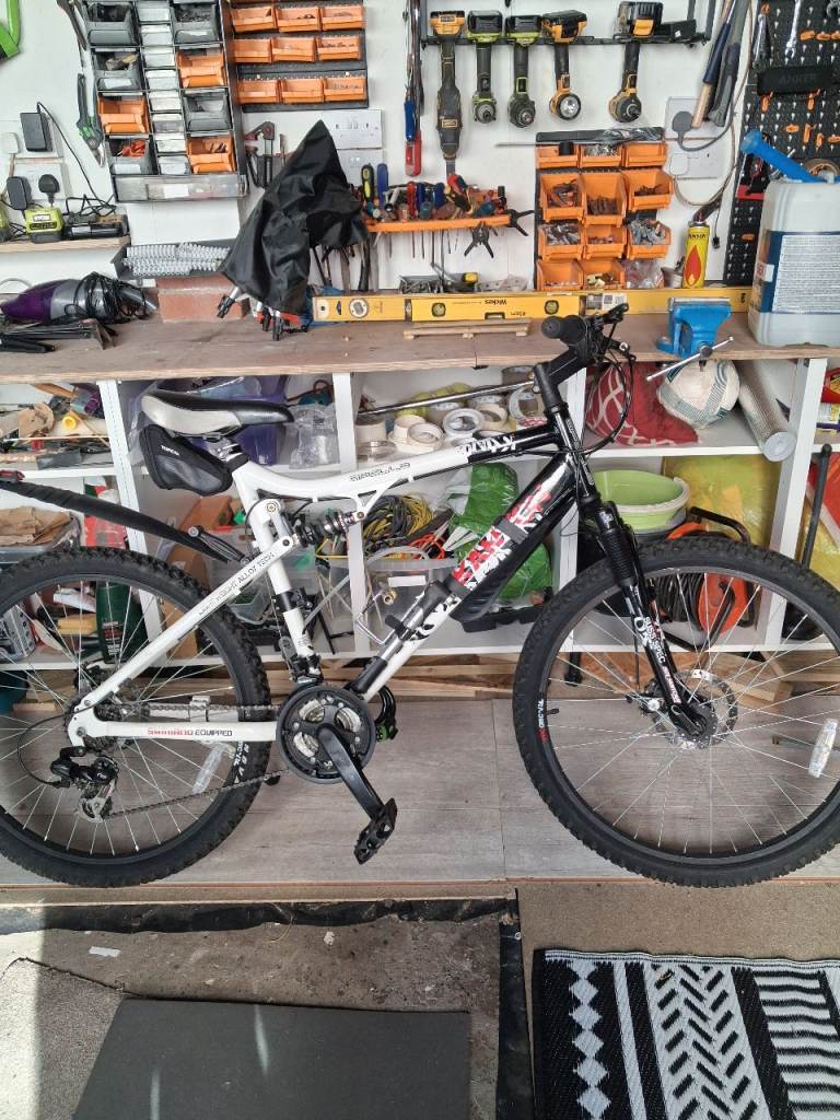 21 inch mountain bike good condition