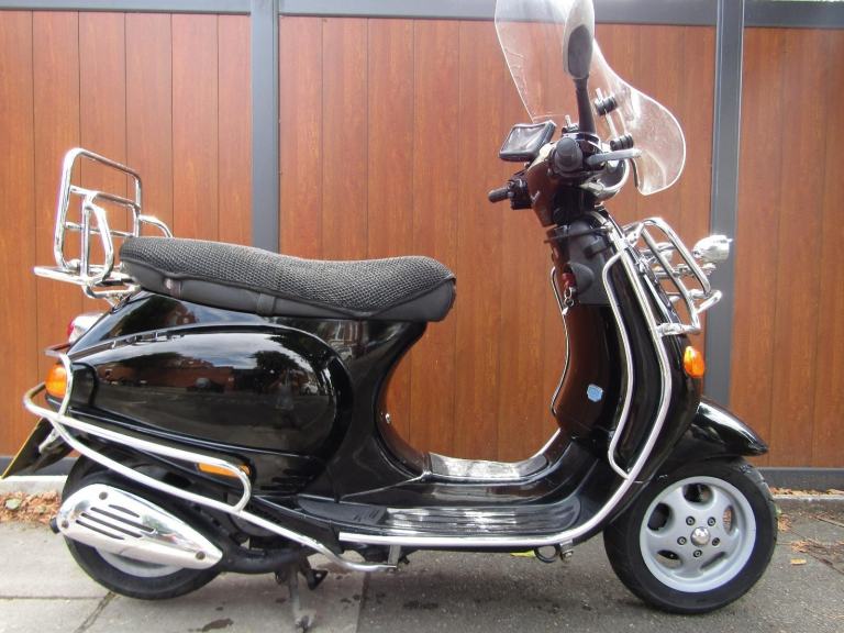 PIAGGIO VESPA ET4 125CC * ULEZ  SCOOTER * ONLY 13,500 * ALL THE ACCESSORIES *