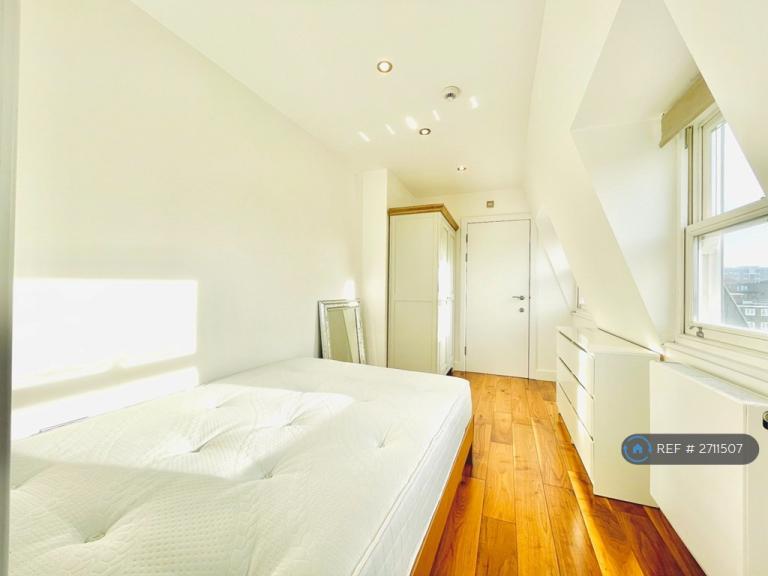 2 bedroom flat in Hoxton Street, London, N1 (2 bed) (#2711507)