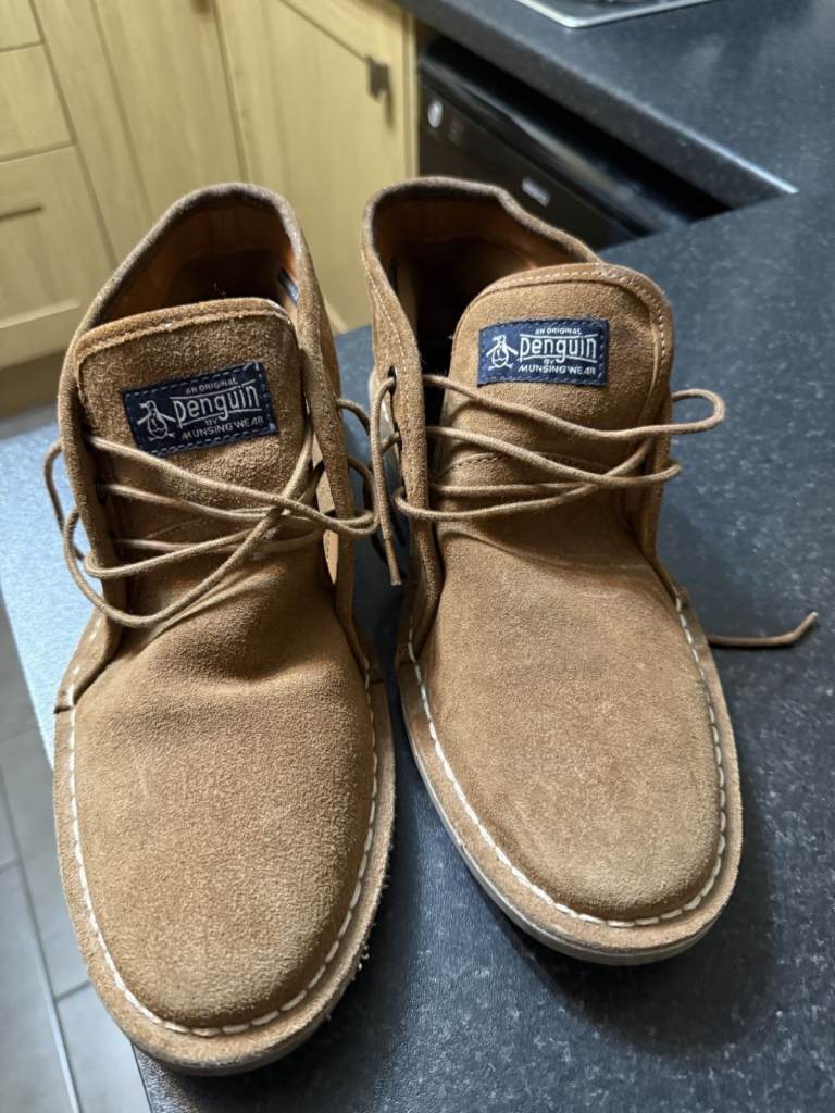 Penguin Men's Brown Suede Desert Boots – brand new