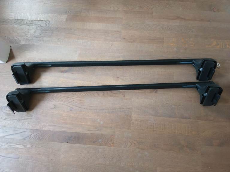 Thule roof bars, footpack and adapter kit