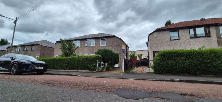 Two Bedroom Lower Cottage - Croftend Avenue