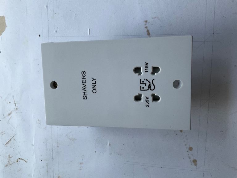 White Wall-Mounted Shaver Socket 230V/115V