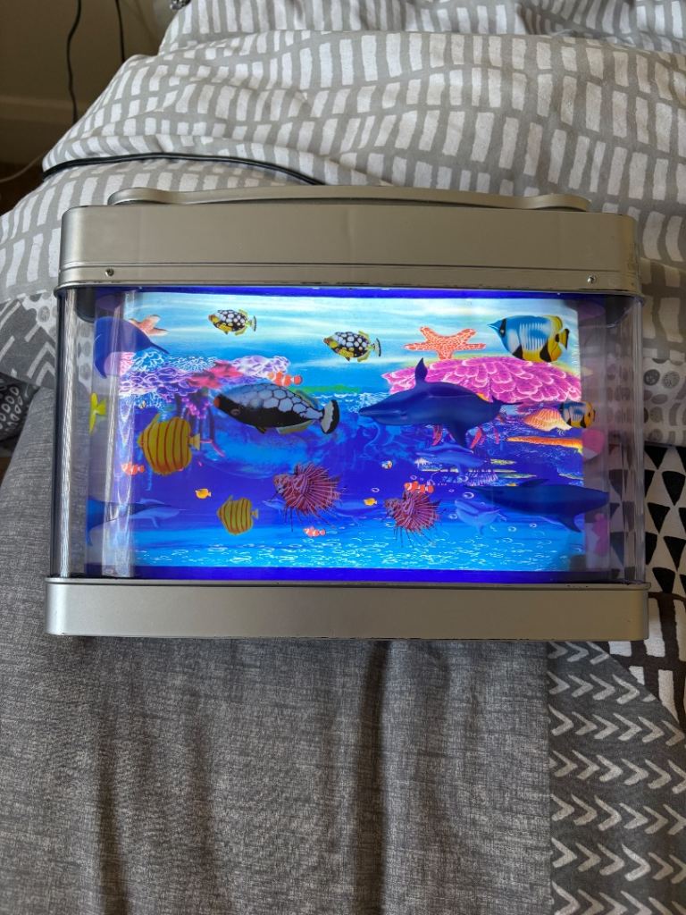 Toy light up fish tank