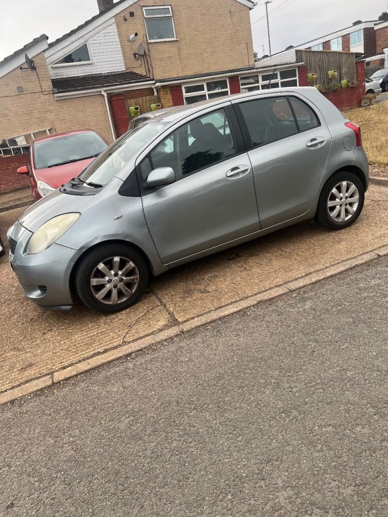 Toyota Yaris semi automatic 