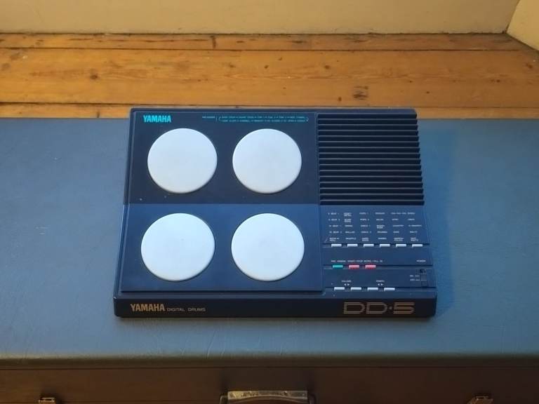Drum machine / Yamaha DD-5 Digital Drums