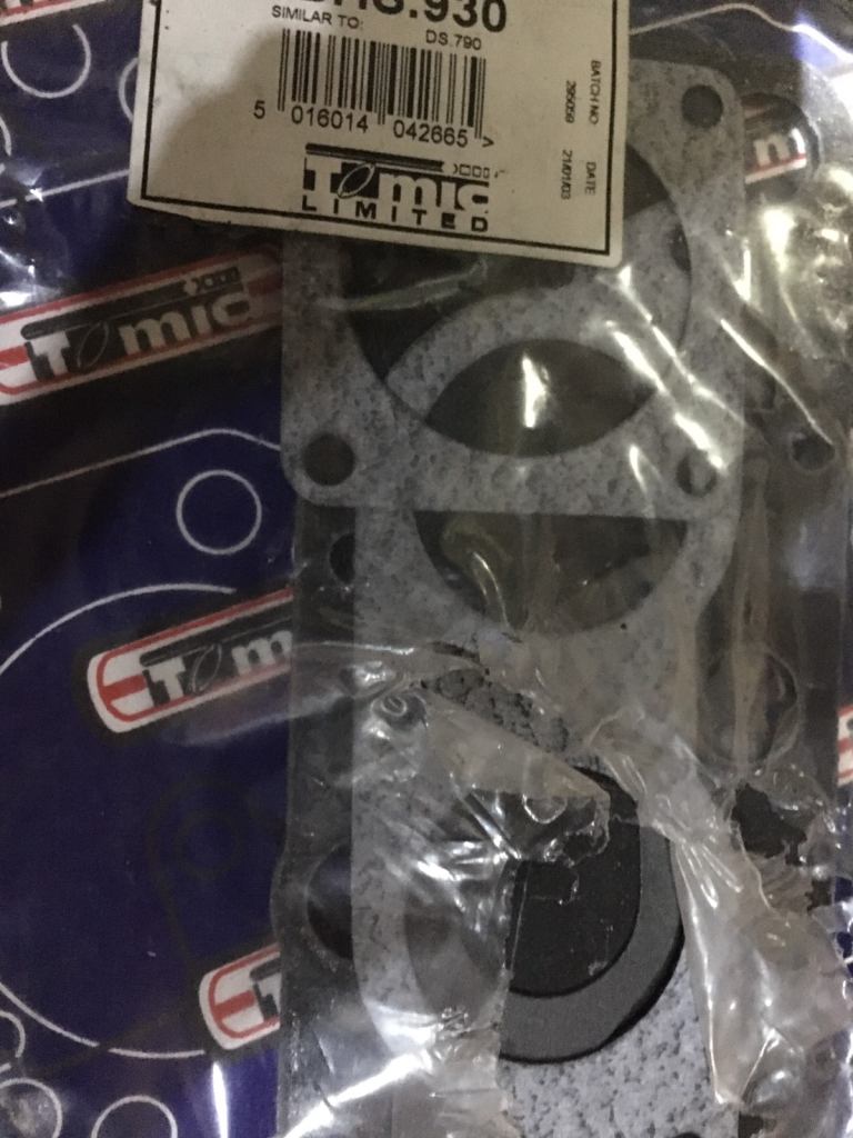 Rover 2 litre T series gasket and seal set.