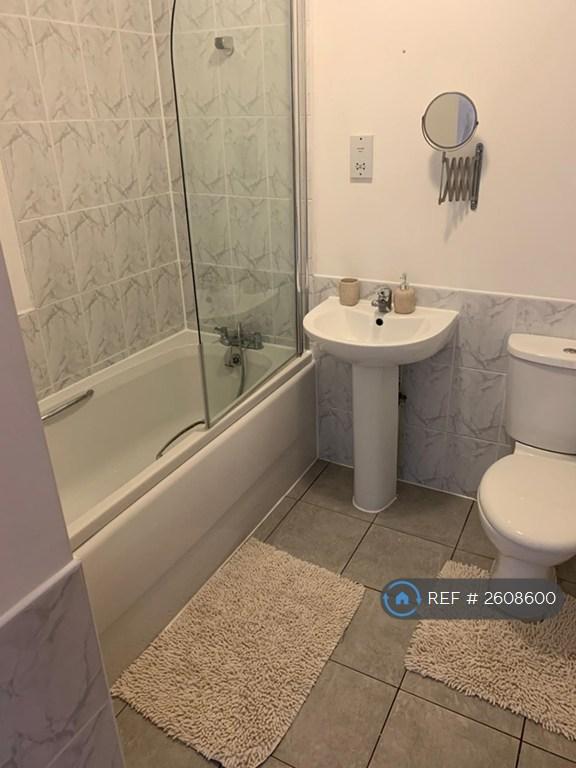 2 bedroom flat in Carr Mills, Leeds, LS7 (2 bed) (#2608600)