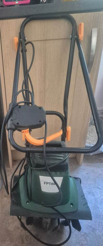 This is a garden rotocultur  800w