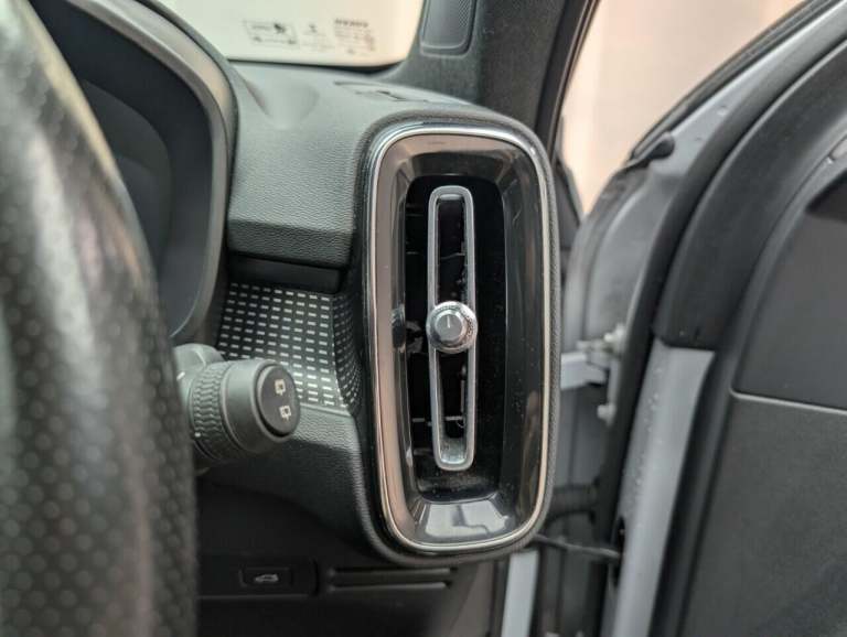 2021 Volvo XC40 1.5 T3 R-Design SUV 5dr Petrol Manual Euro 6 (s/s) (163 ps) BLUETOOTH+NAVIG ESTAT...