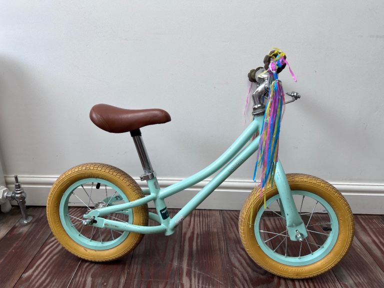 Bobbin Gingersnap 12” balance bike, mint green 