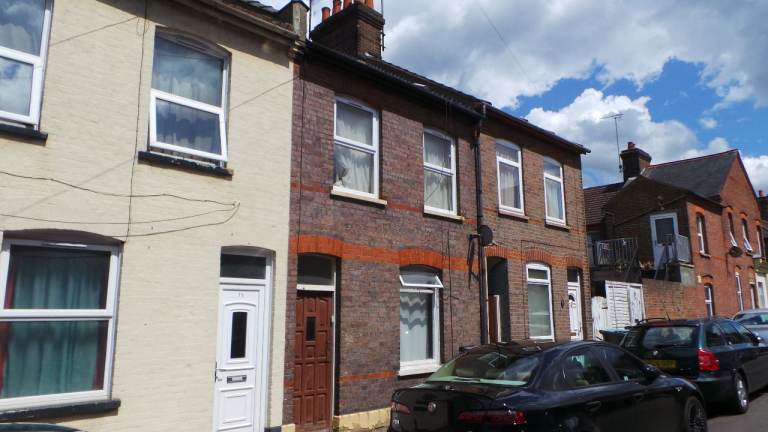 4 Bedroom House LU13SQ