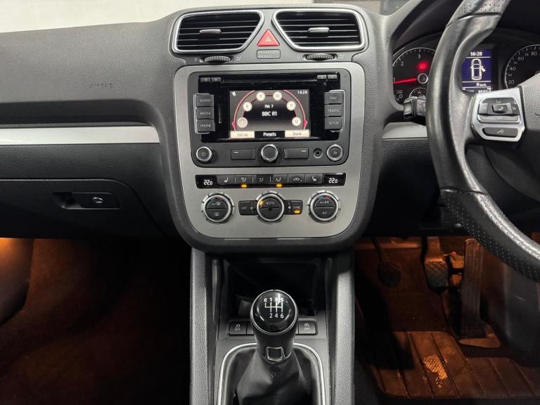 2012 Volkswagen Scirocco 2.0 TDi BlueMotion Tech GT 3dr [Nav/Leather] COUPE DIESEL Manual