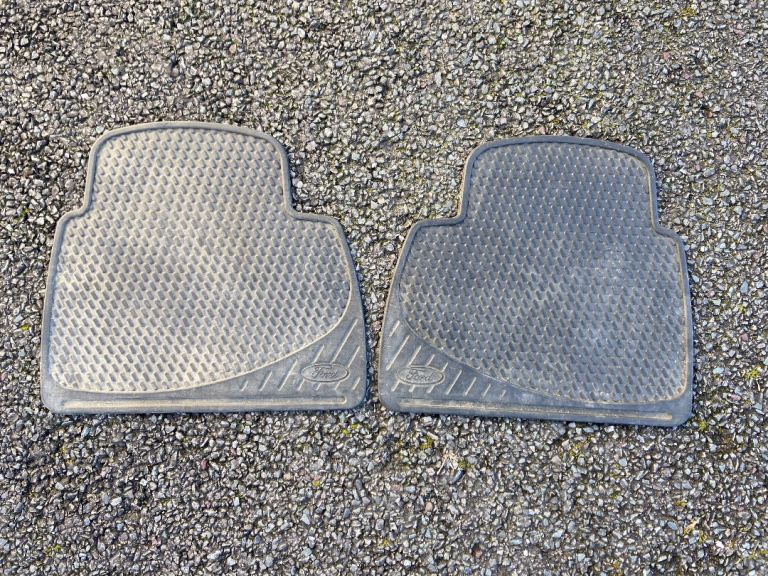 Ford Mondeo rear rubber mats