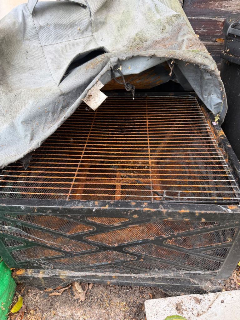Free Garden BBQ Grill & Fire Pit – possibly scrap metal 